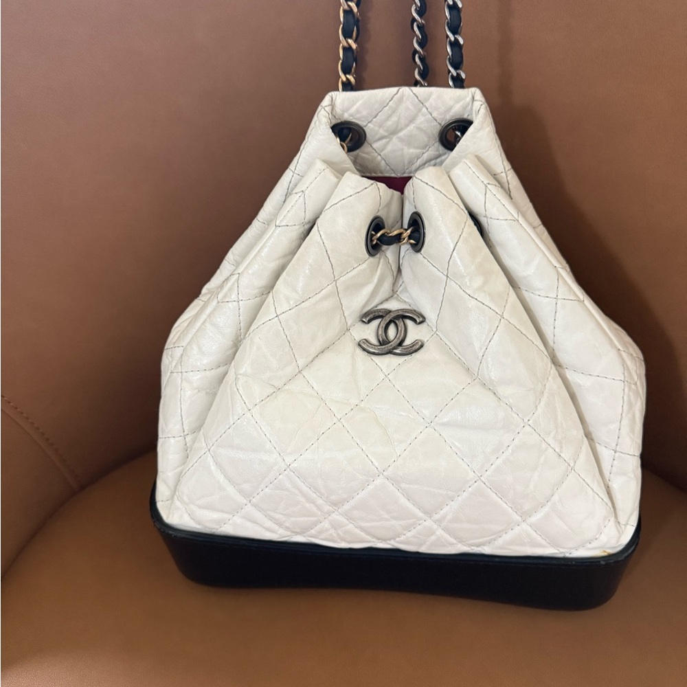 100% AUTHENTIC CHANEL GABRIELLE BACKPACK (WHITE/BLACK) - Picture 13 of 16